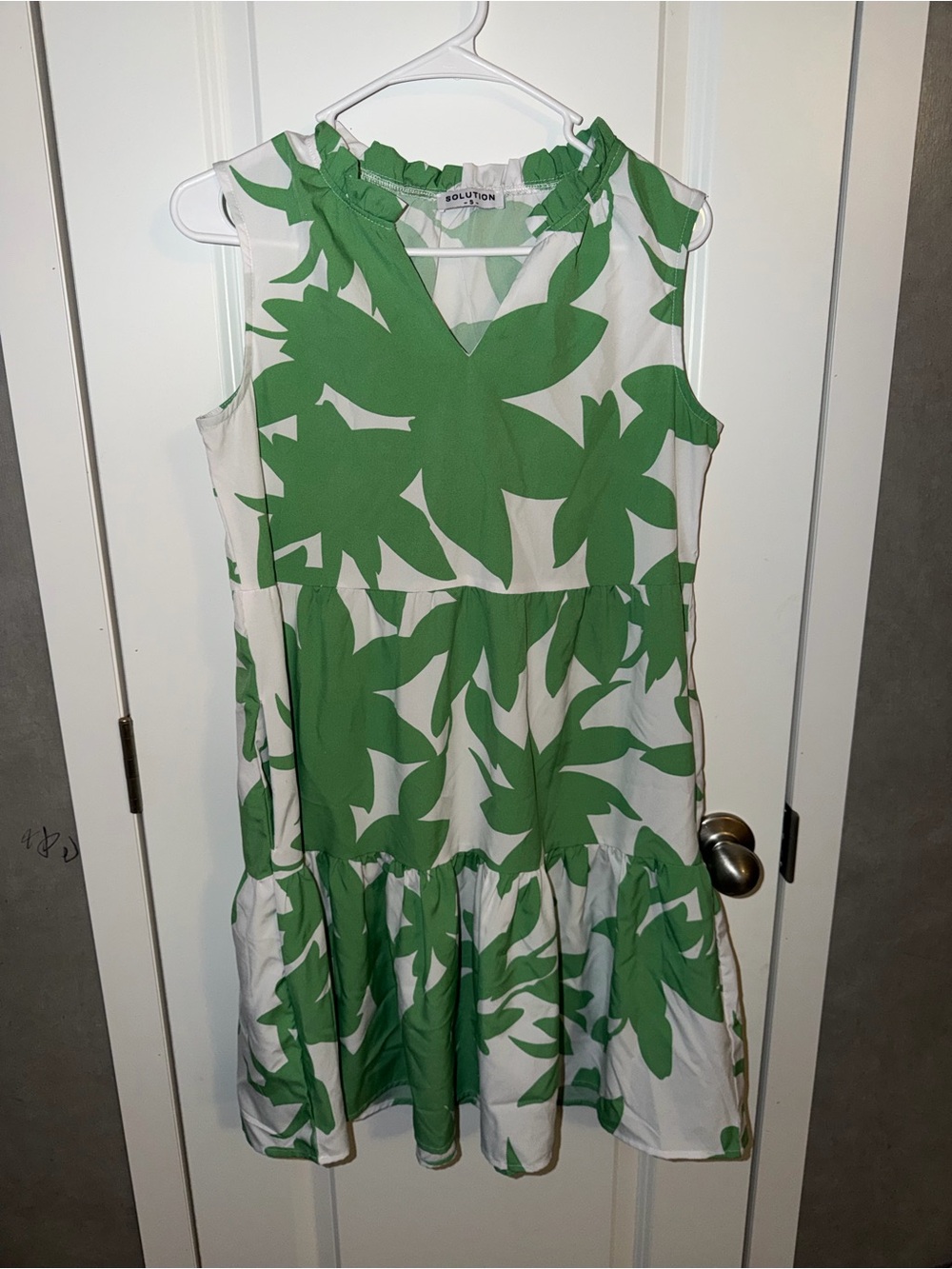 Green & White Floral Tiered Midi Dress by Solution